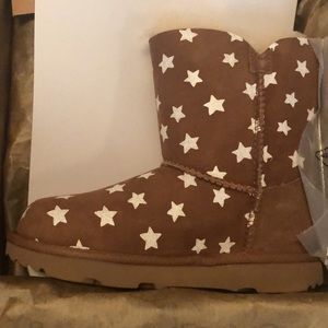 SOLD ....Brand new ugg boots for kids size 12c